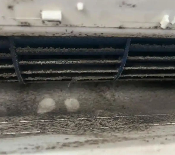 科尔沁空调吹的风有股烧焦味是怎么回事